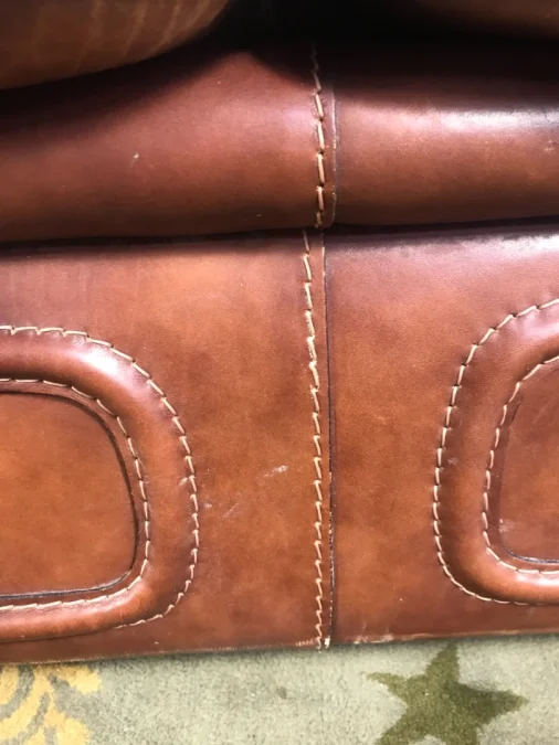 VINTAGE SETTEE