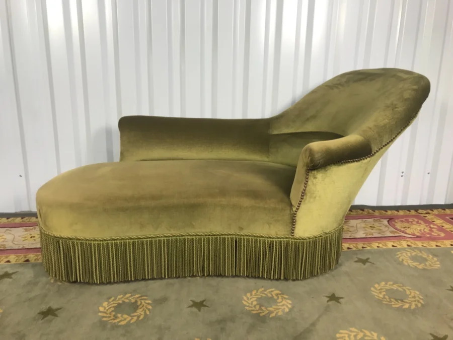 NAPOLEON III PERIOD CHAISE LONGUE