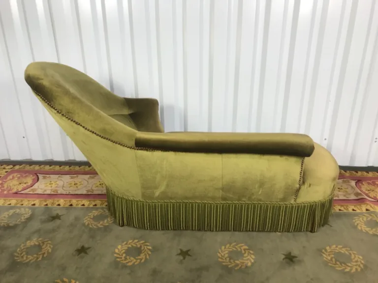 Méridienne Napoléon III  en velours vert kaki