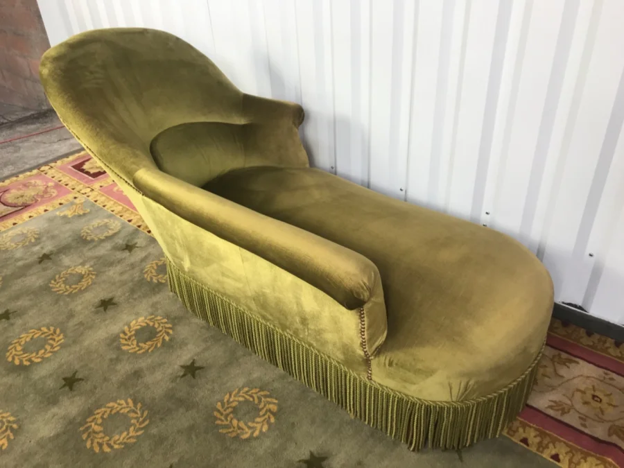 NAPOLEON III PERIOD CHAISE LONGUE