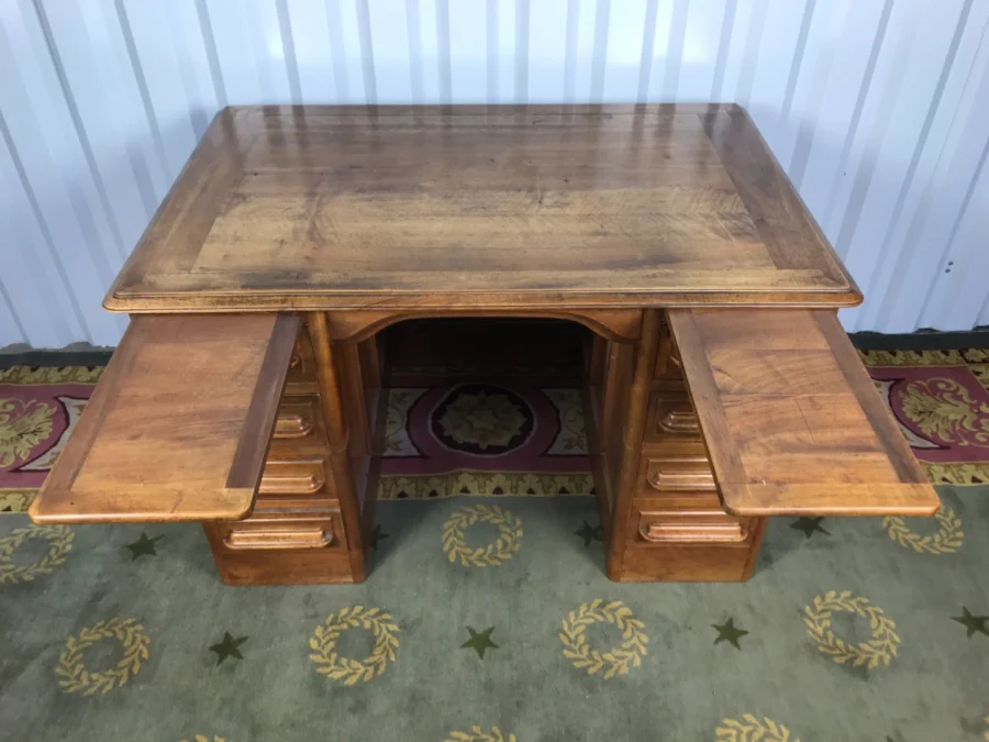 ART DECO PERIODE SOKKELBUREAU