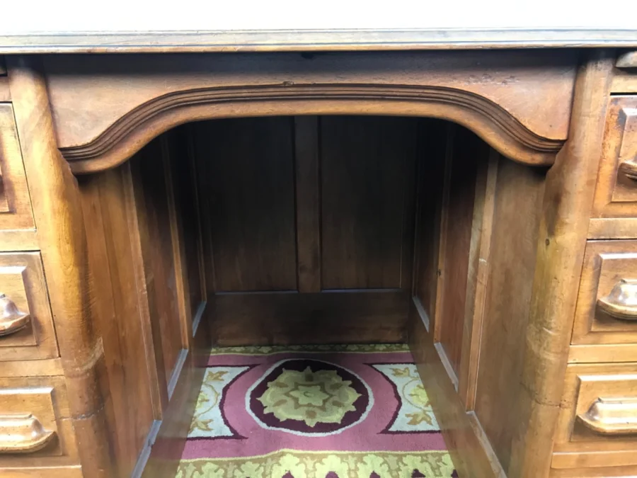 ART DECO PERIODE SOKKELBUREAU