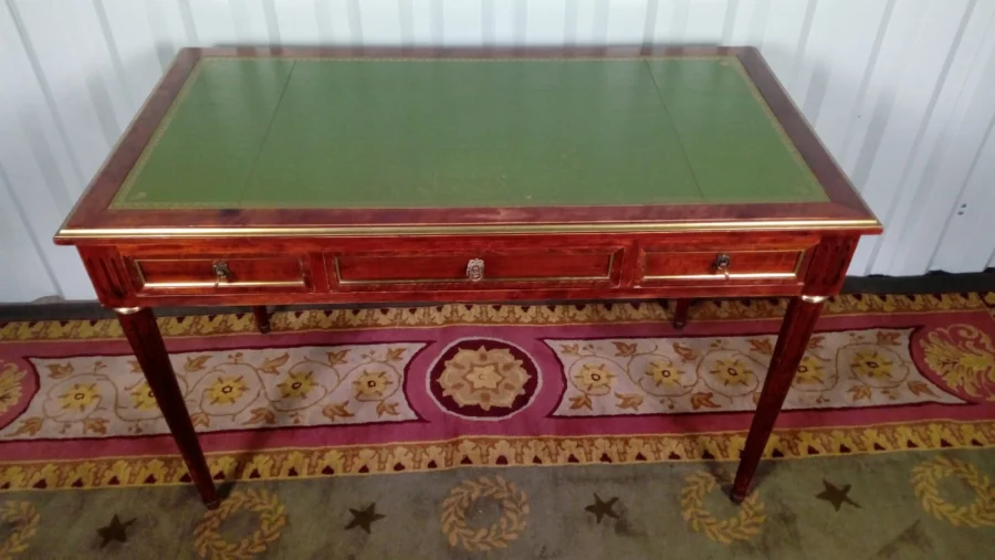 SCHREIBTISCH IM LOUIS XVI-STIL