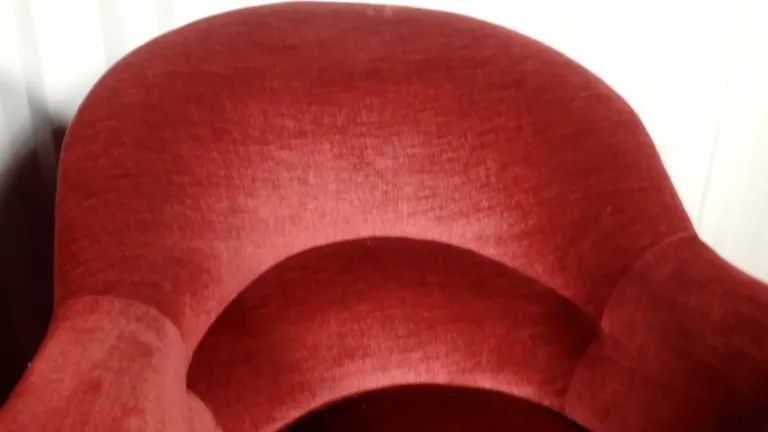 Paire de fauteuils crapaud velours rouge théâtre