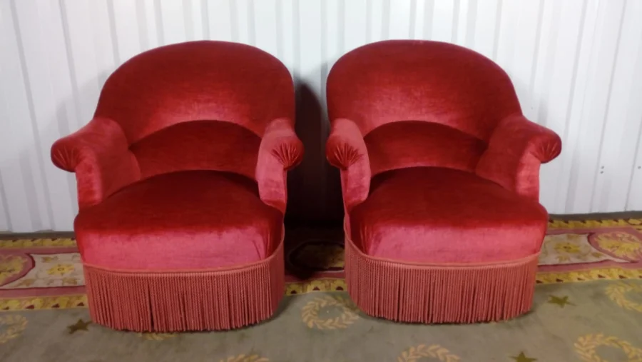 Paire de fauteuils crapaud velours rouge théâtre