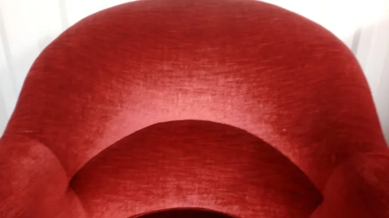 Paire de fauteuils crapaud velours rouge théâtre