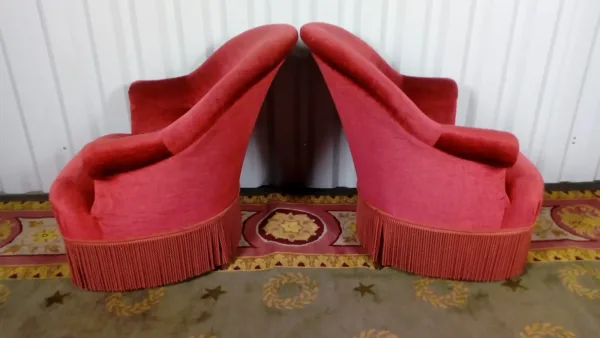 Paire de fauteuils crapaud velours rouge théâtre