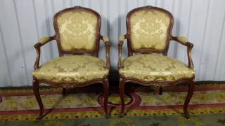 Paire de fauteuils cabriolet Louis XV 19eme damas
