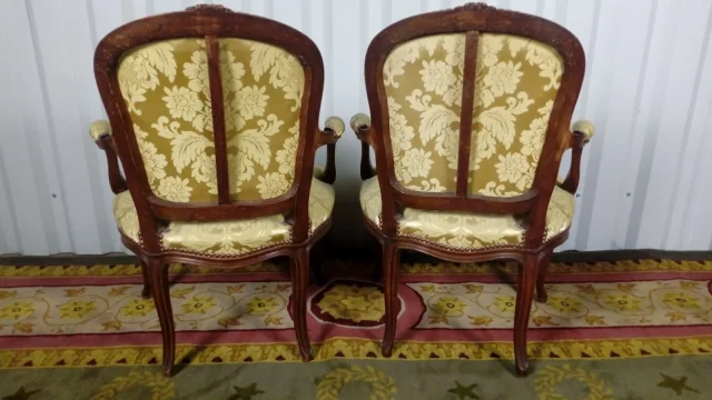 Paire de fauteuils cabriolet Louis XV 19eme damas