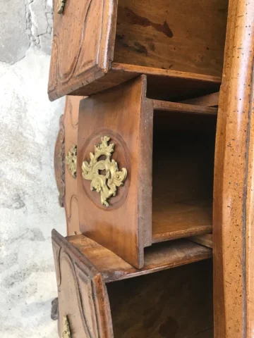 LOUIS XV PERIOD CHEST OF DRAWERS