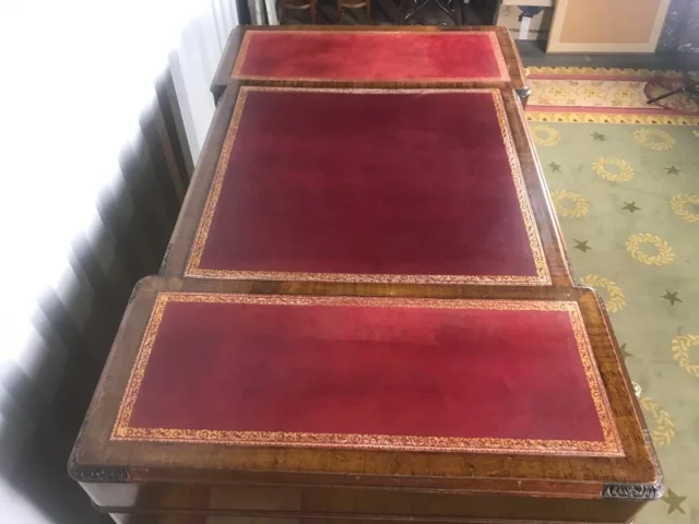 Bureau anglais acajou et cuir rouge