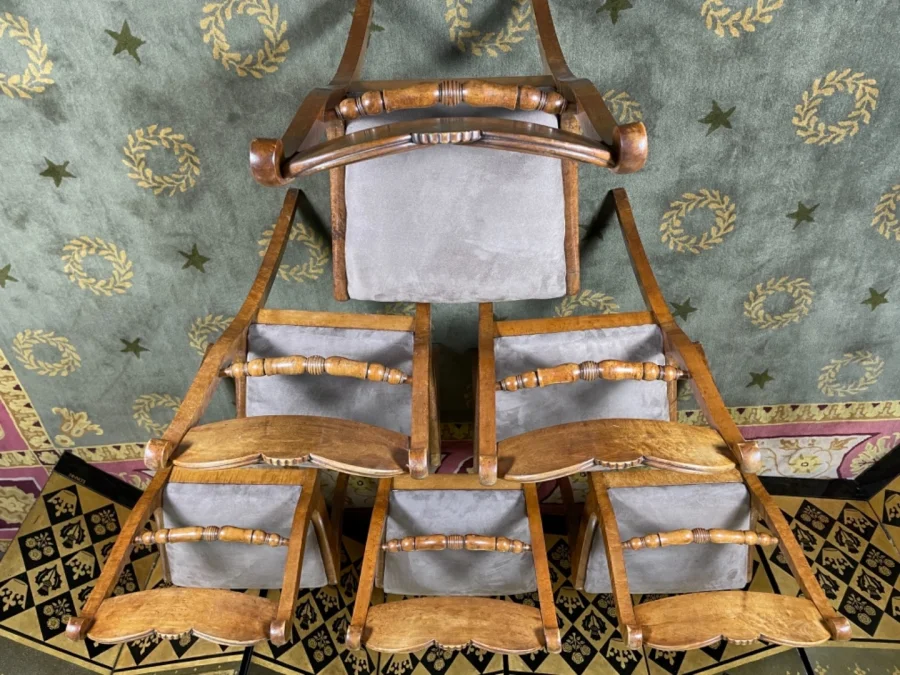 Suite de 6 chaises époque Charles X