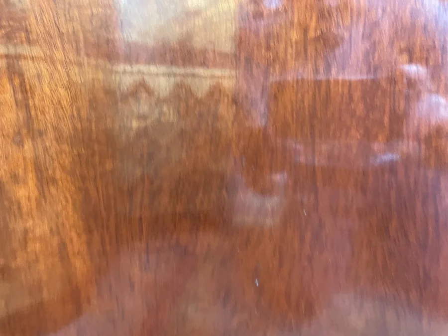 ENGLISH CHEST OF DRAWERS