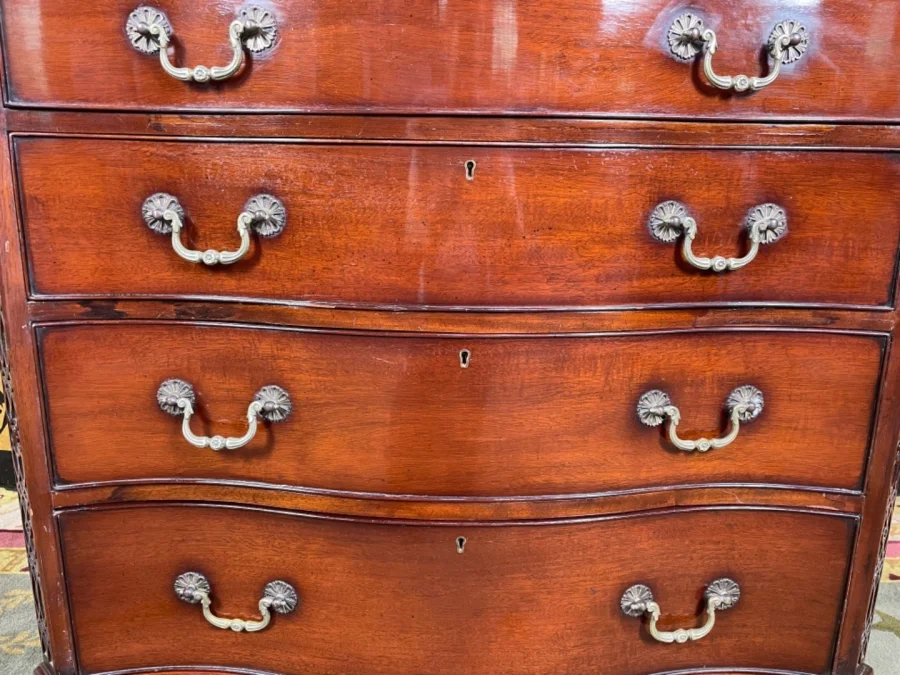 ENGLISH CHEST OF DRAWERS