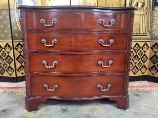 Commode anglaise en acajou massif