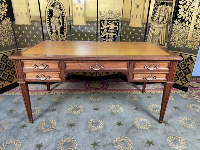 SCHREIBTISCH IM LOUIS XVI-STIL
