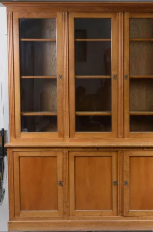 FRANZÖSISCHES BÜCHERREGAL