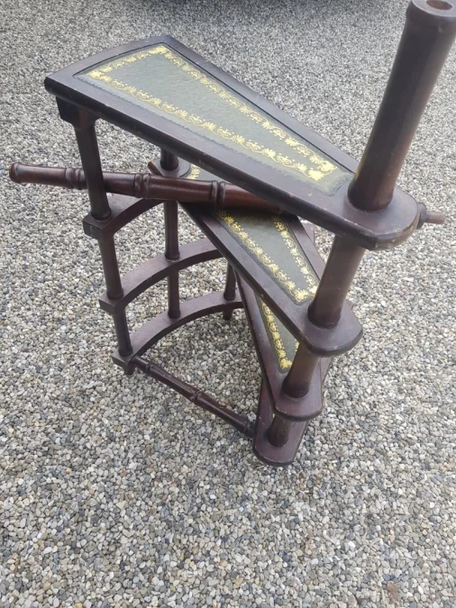 LIBRARY STEPS