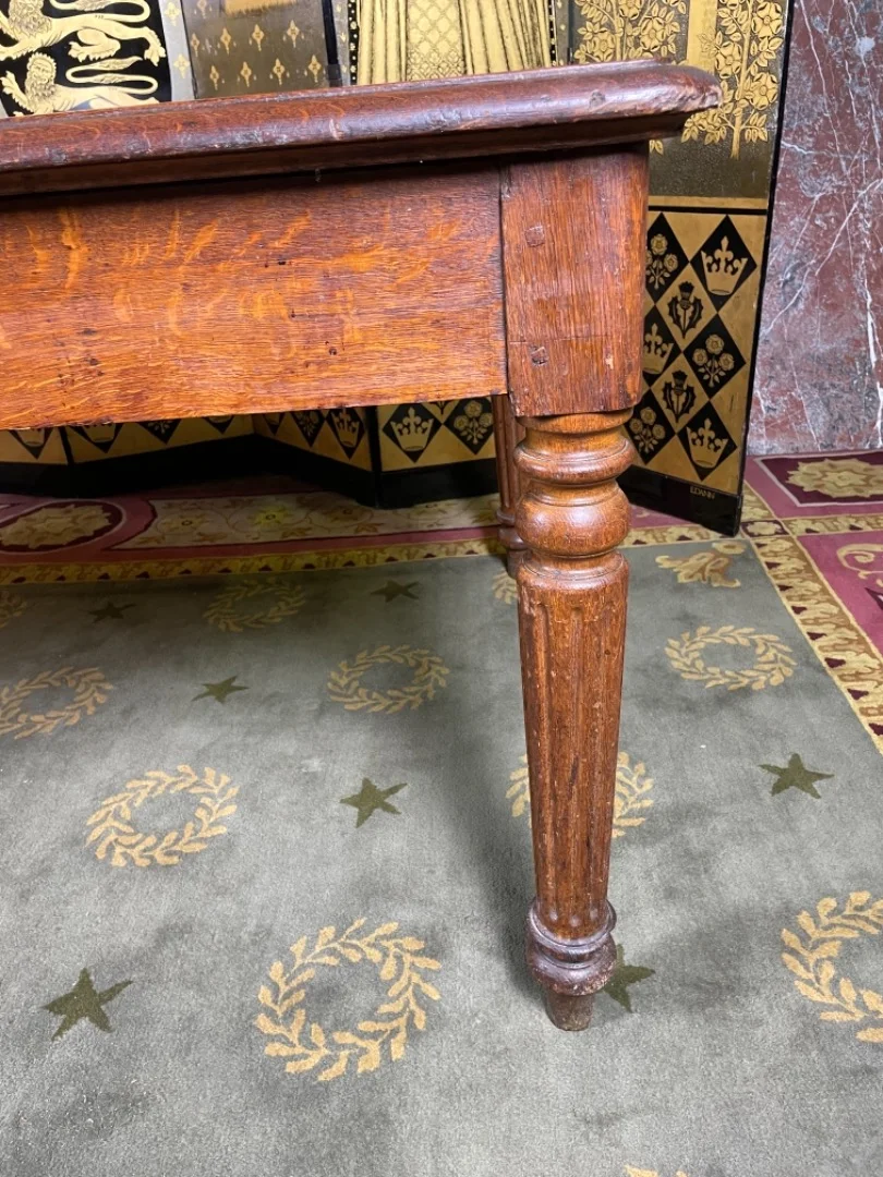Bureau plat en chêne massif 19eme Louis Philippe