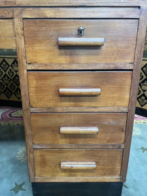 PEDESTAL DESK