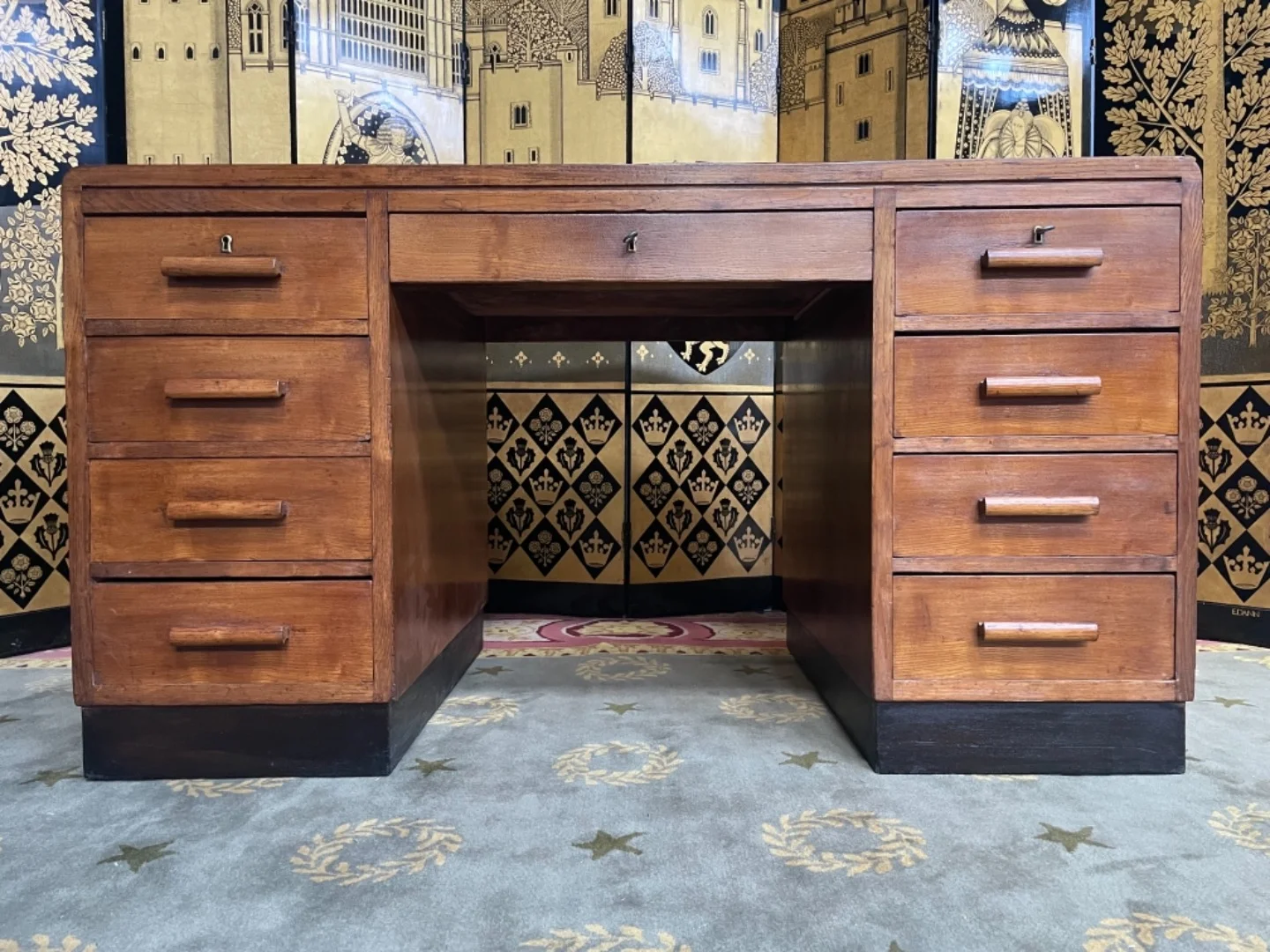 PEDESTAL DESK