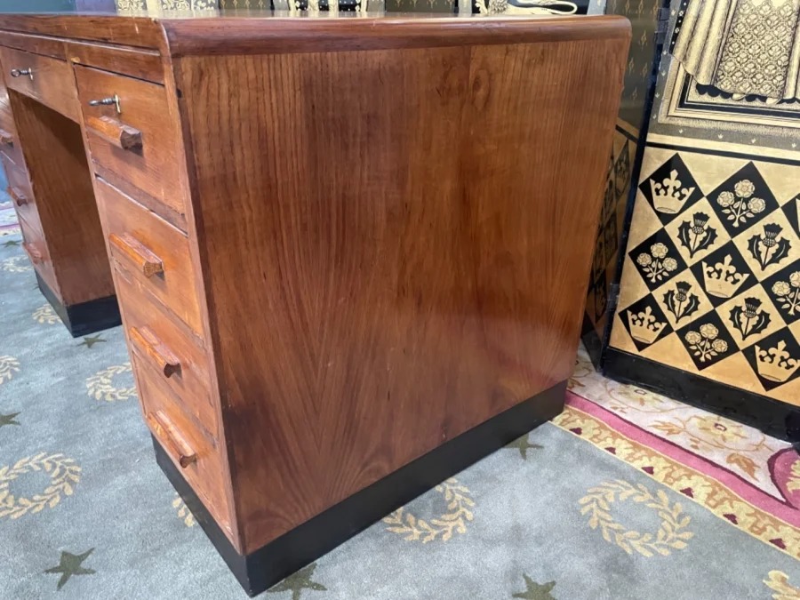 PEDESTAL DESK