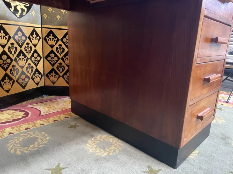 PEDESTAL DESK
