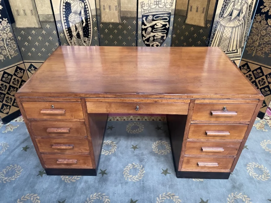 PEDESTAL DESK