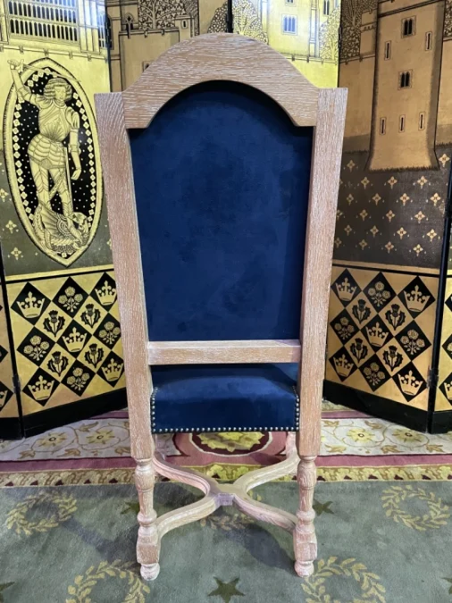 STÜHLE IM LOUIS XIII-STIL