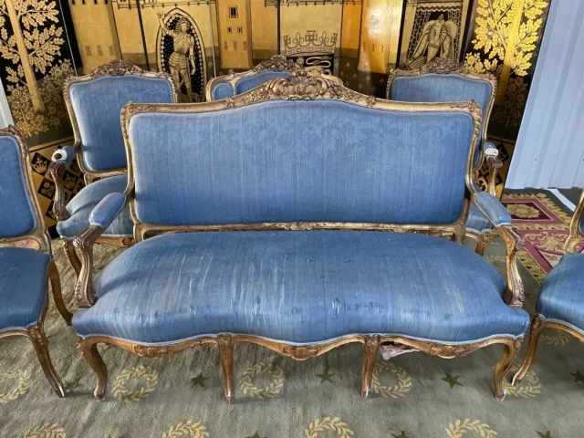 LOUIS XV STYLE LIVING ROOM SUITE