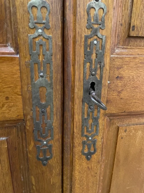 Armoire en chêne massif 19eme