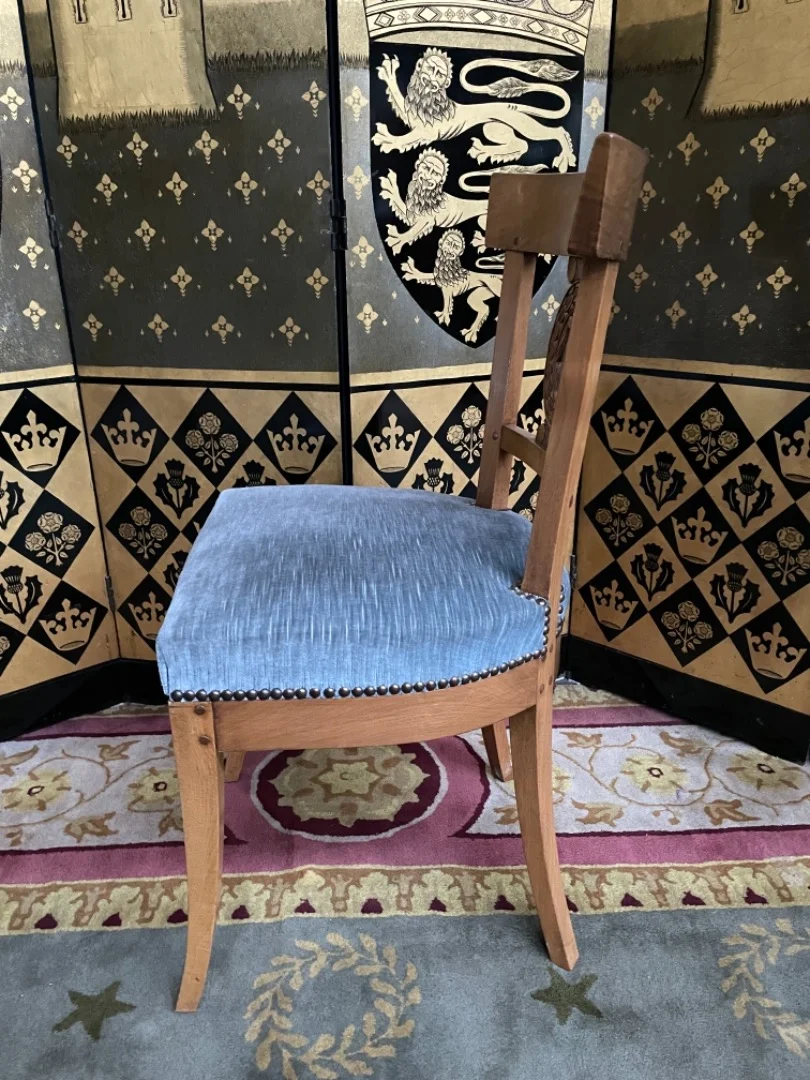 8 chaises de style restauration dossier lyre