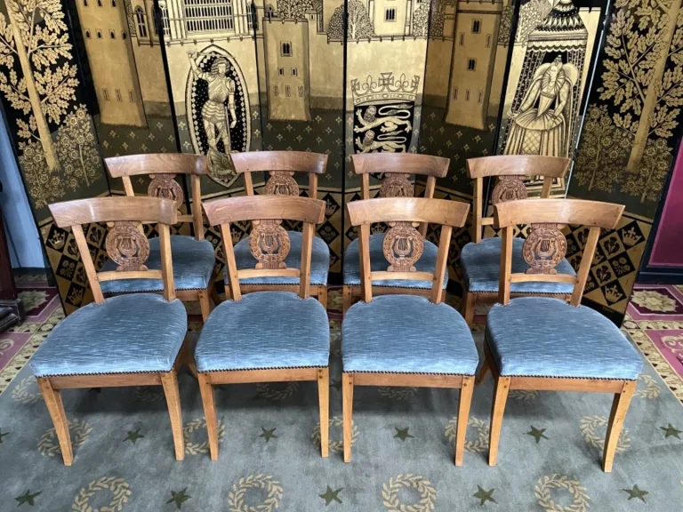8 chaises de style restauration dossier lyre