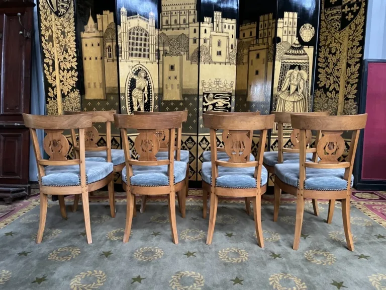 8 chaises de style restauration dossier lyre
