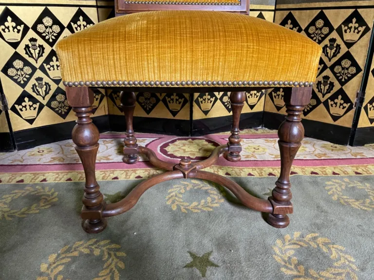 Suite de 6 chaises de style Louis XIV