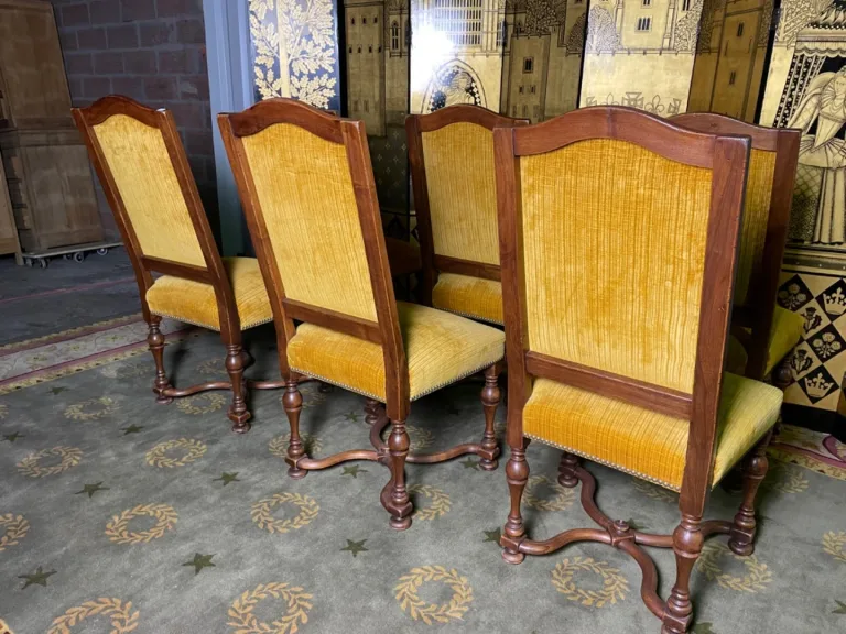Suite de 6 chaises de style Louis XIV