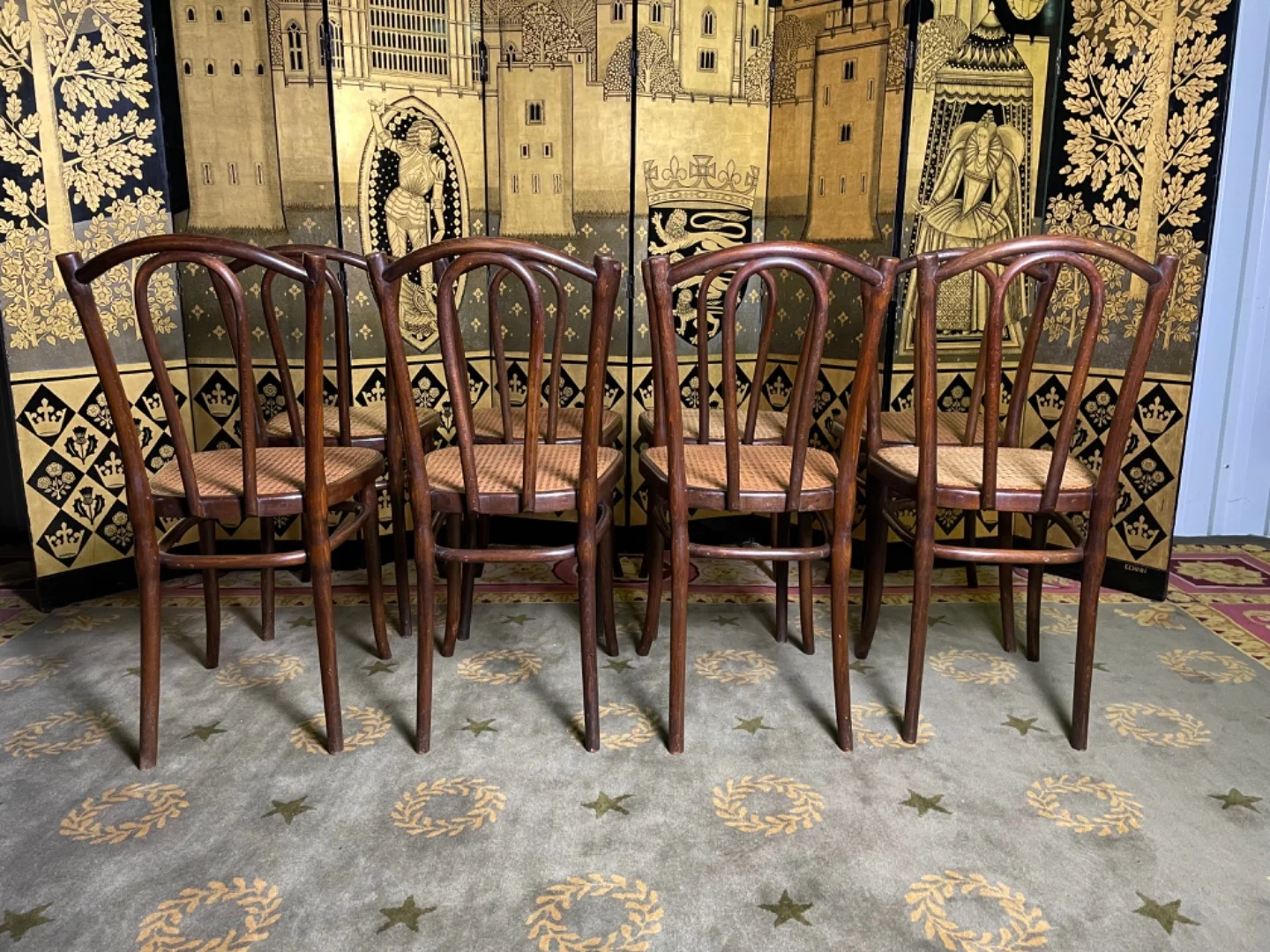 Suite de 8 chaises bistrot Thonet numéro 56