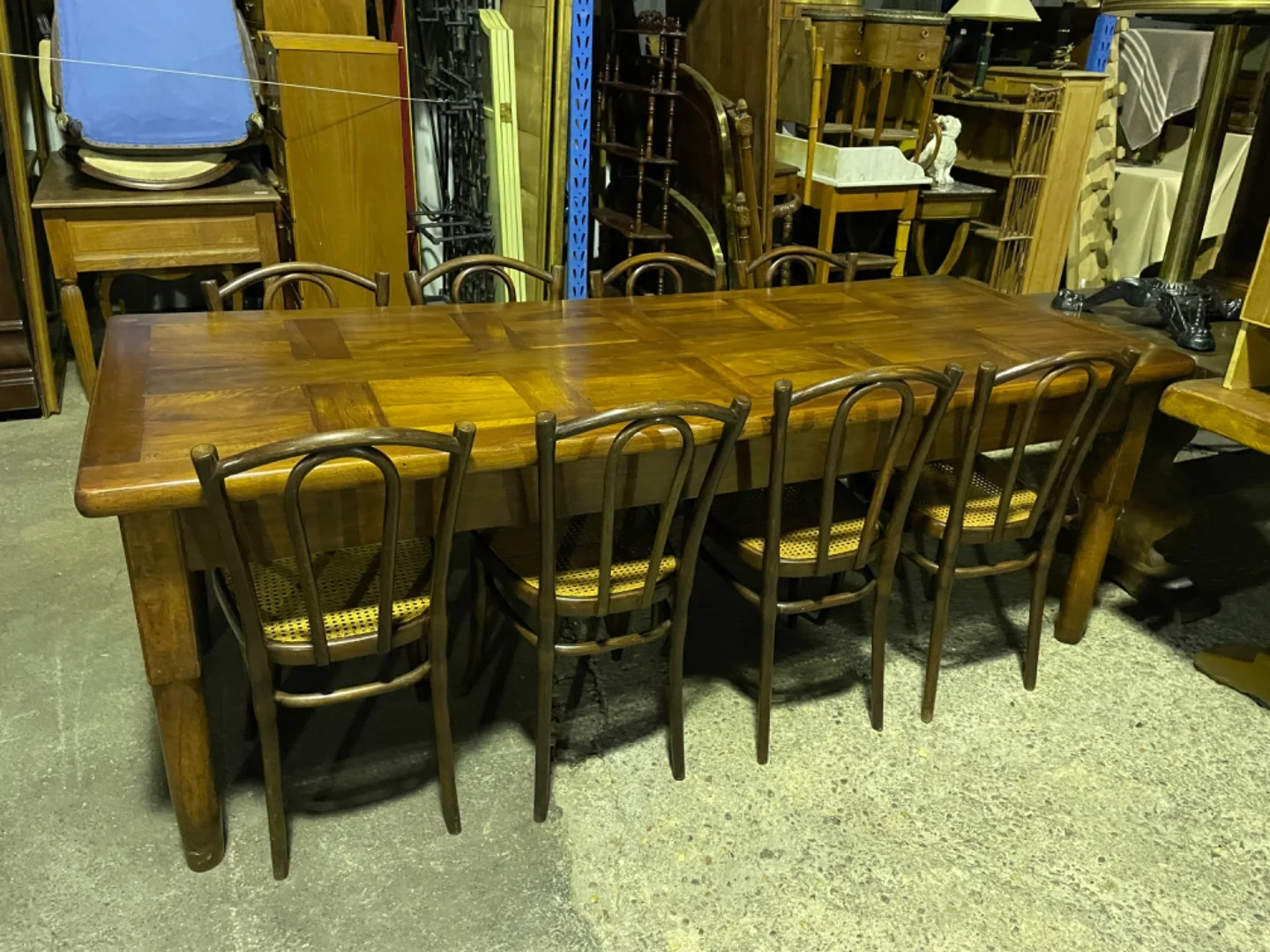 Suite de 8 chaises bistrot Thonet numéro 56