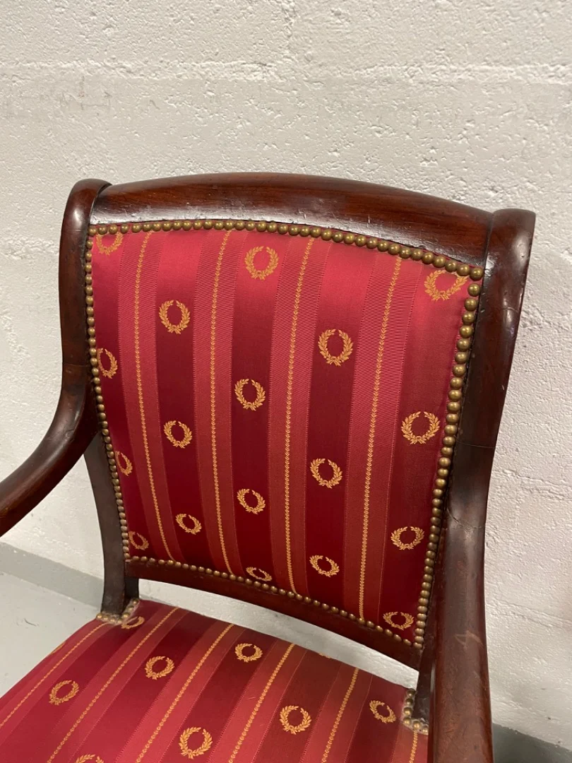 Paire de fauteuils époque Empire en acajou et soie