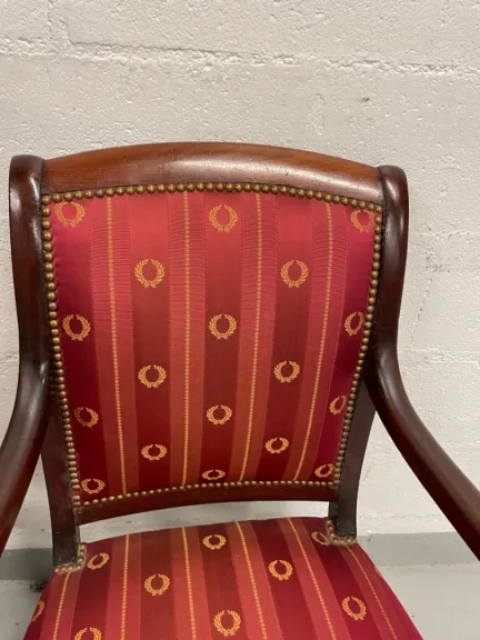 Paire de fauteuils époque Empire en acajou et soie