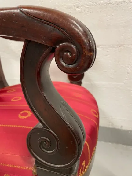 Paire de fauteuils époque Empire en acajou et soie