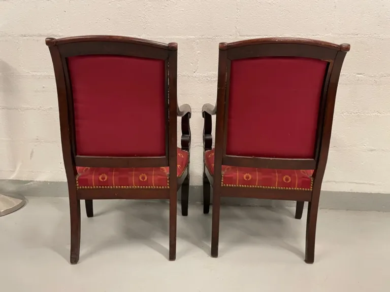 Paire de fauteuils époque Empire en acajou et soie