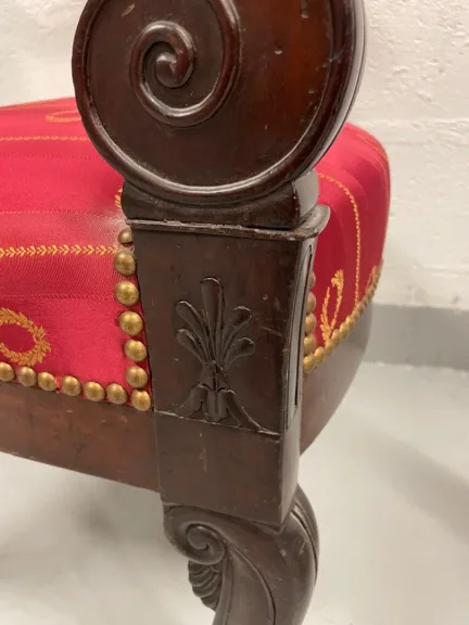 Paire de fauteuils époque Empire en acajou et soie