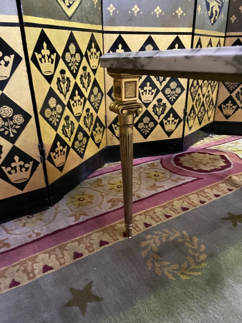 Table basse Louis XVI bronze et marbre