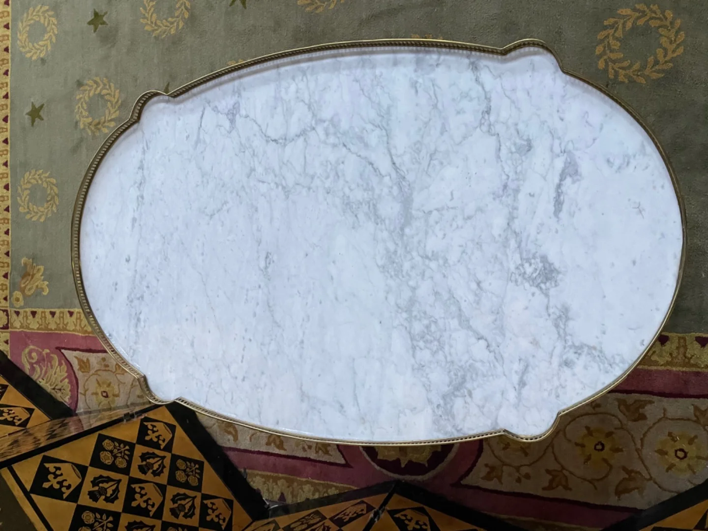 Table basse bouillotte de style Louis XVI