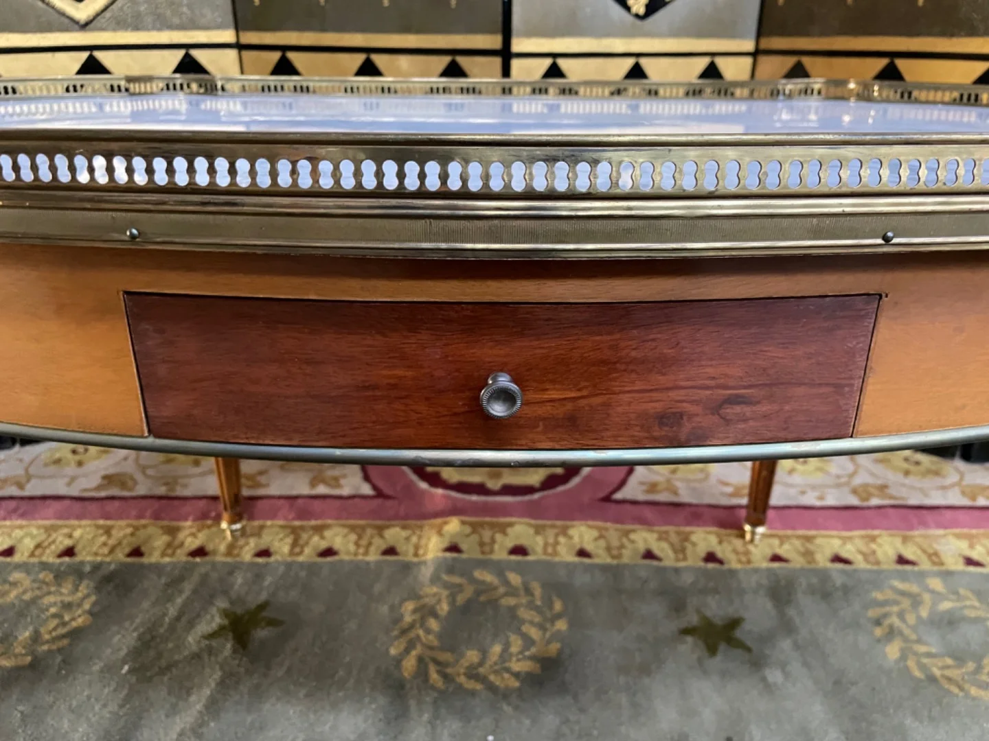 Table basse bouillotte de style Louis XVI