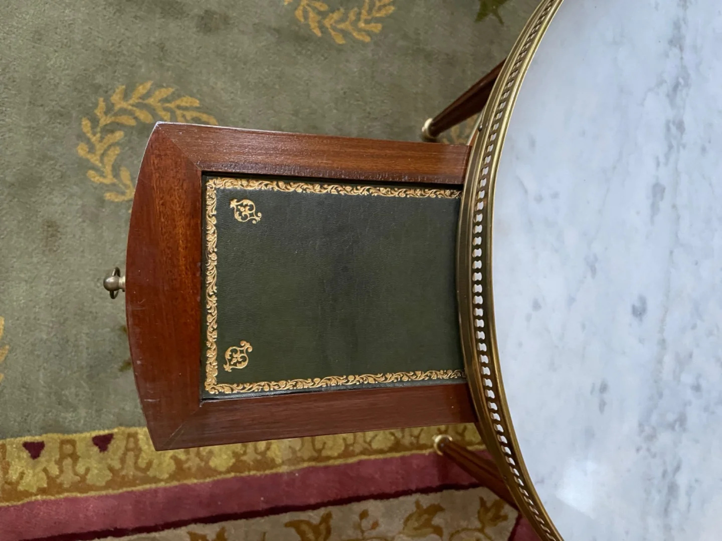 Table basse bouillotte de style Louis XVI