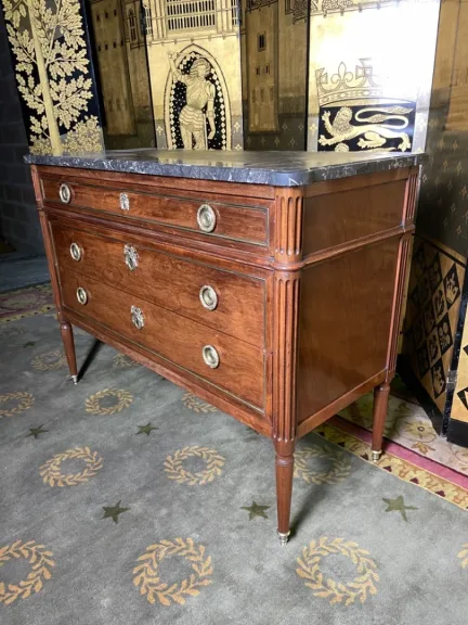 LOUIS XVI PERIOD CHEST OF DRAWERS