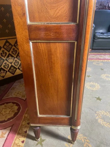 BOEKENKAST IN LOUIS XVI-STIJL