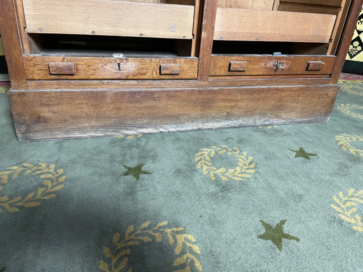 Aktenschrank aus Eiche